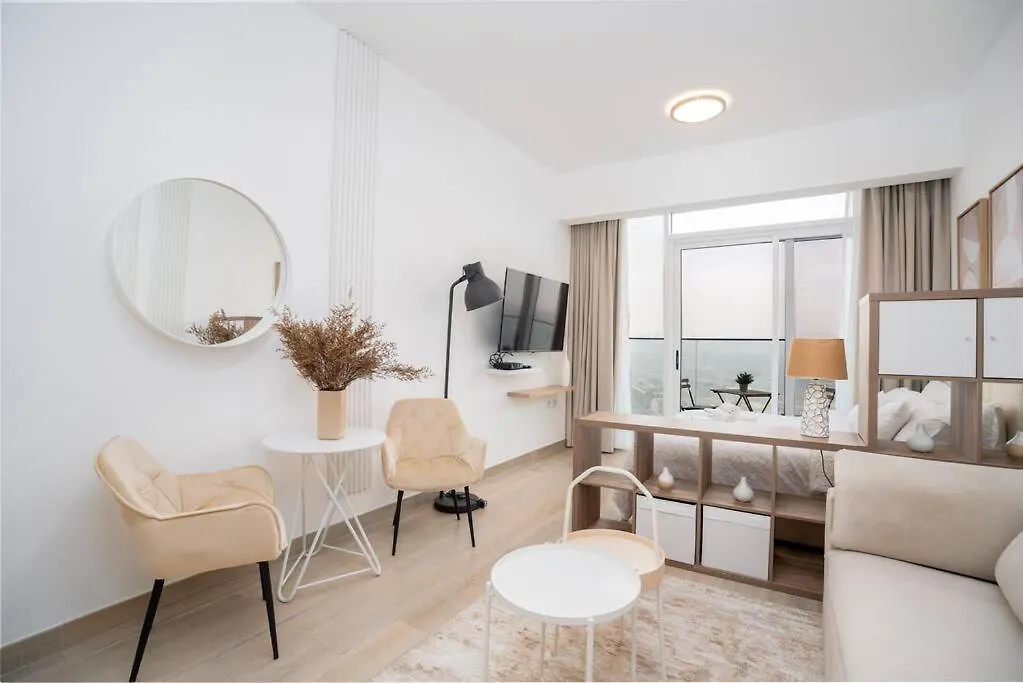 Nice Studio In Jvc - Pool & Gym دبي شقة